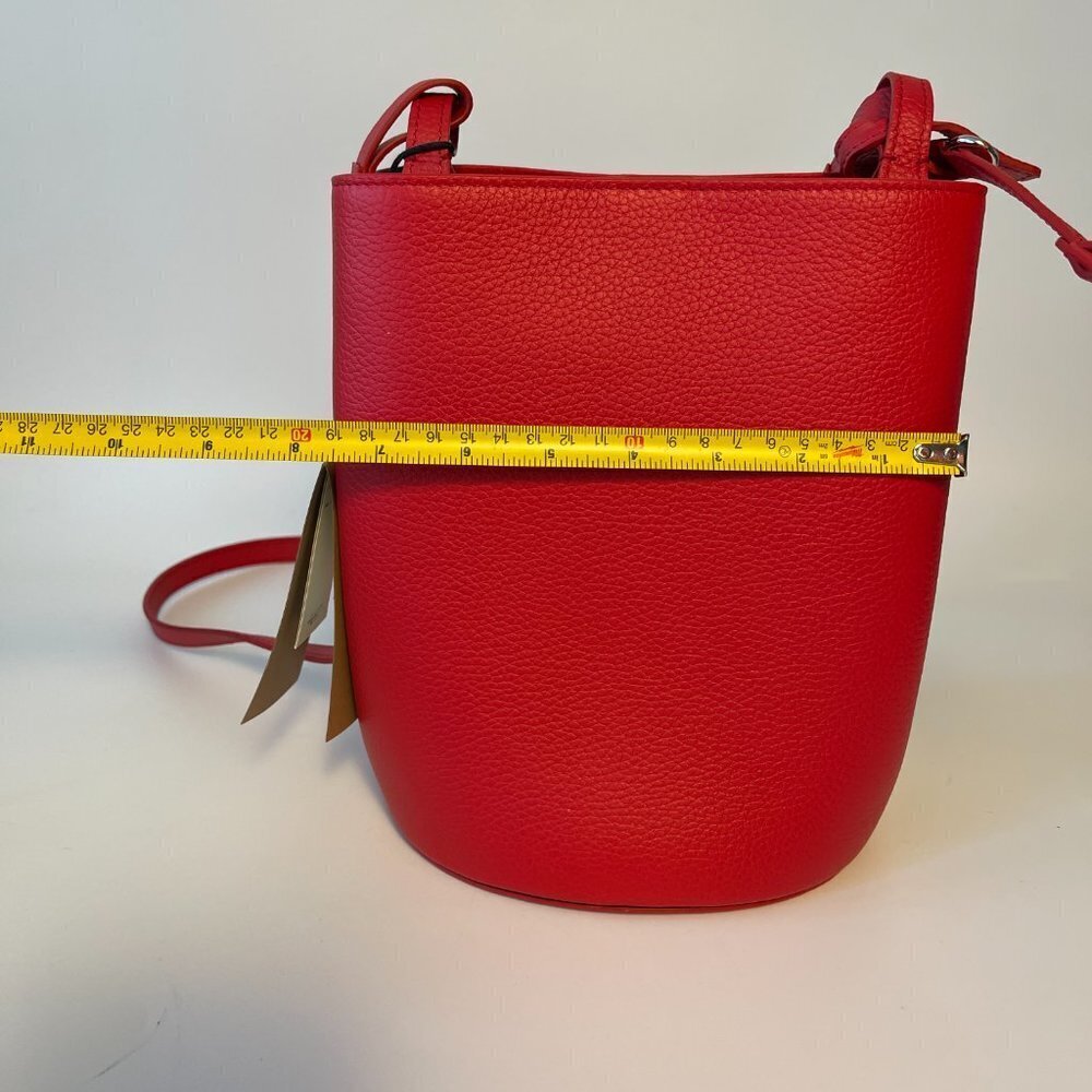 Burberry Lorne Red Pebbled Leather Bucket Crossbody Handbag Purse Bucket Bag‎ - Picture 16 of 16